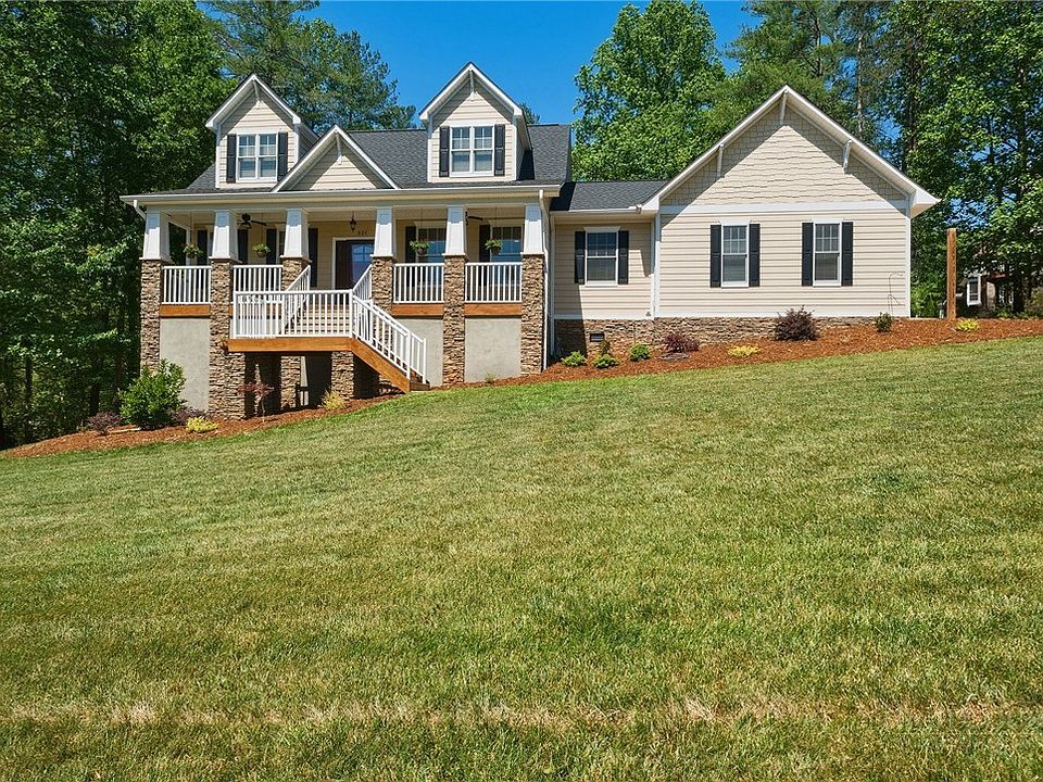 1st image of 321 Winding Creek