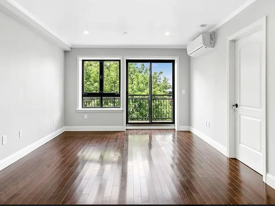 2nd image of 84 Chauncey St #2S
