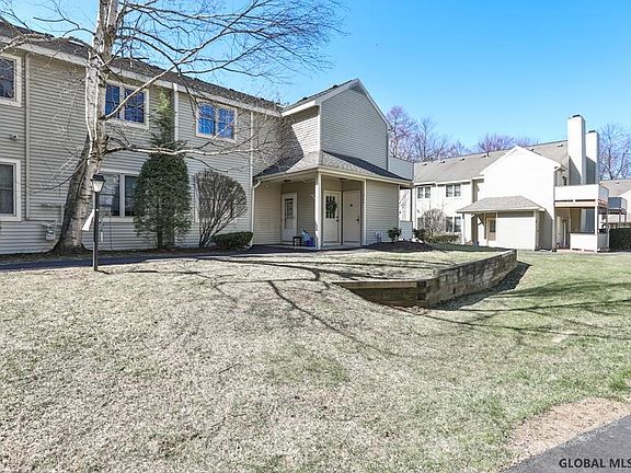 4th image of 207 Monmouth Way