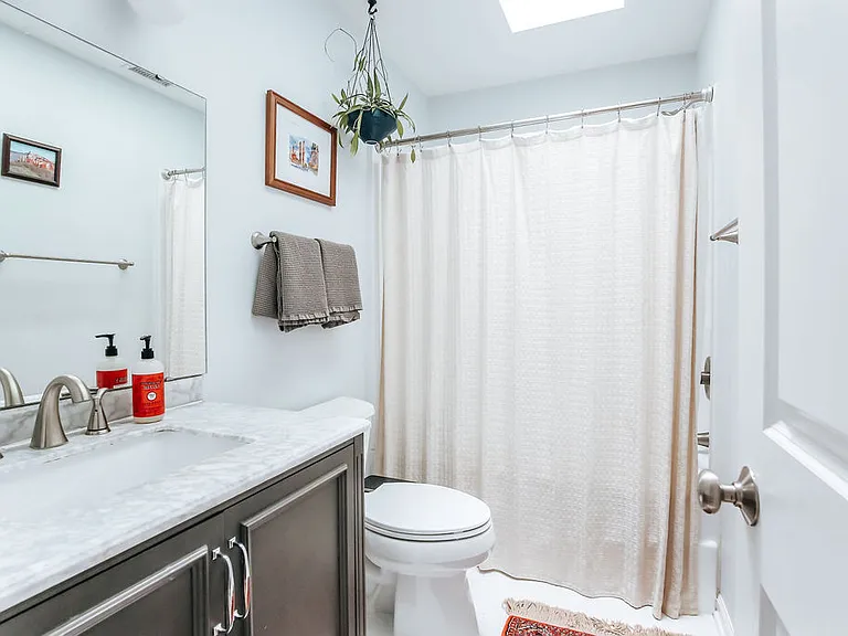 930 Saint Charles Ave — Photo 12