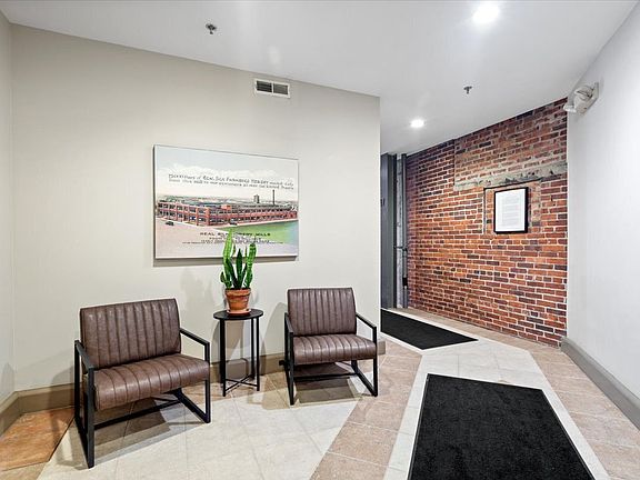 4th image of 611 N Park Ave APT 201