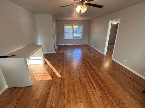 3rd image of 1019 S McFarland St