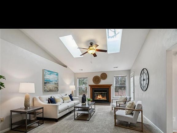 3rd image of 204 Lynns Way