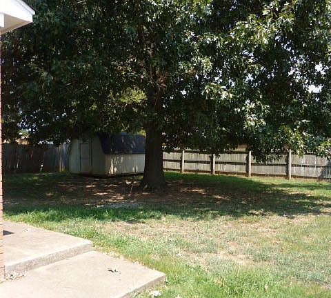 4th image of 3310 Greenway Dr