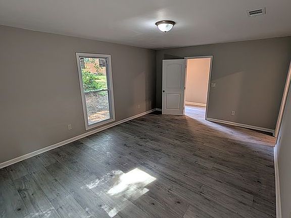 4th image of 3751 Riverchase Cir