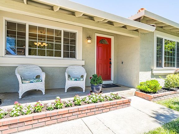 3rd image of 339 Churchill Pl