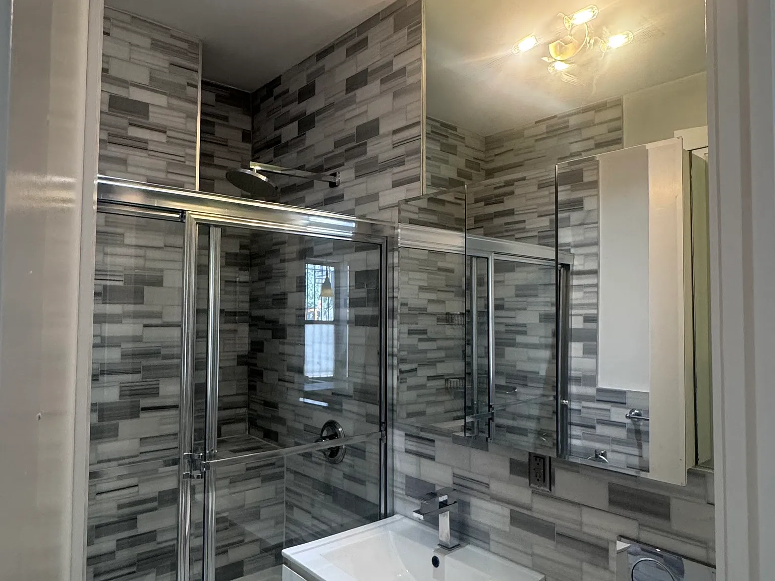 200 Stanton Street — Photo 2