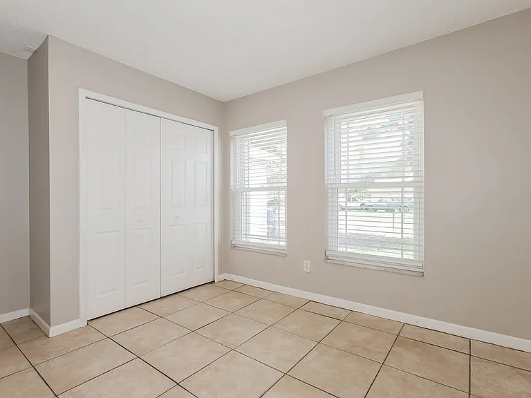 2027 Helm Ln — Photo 13