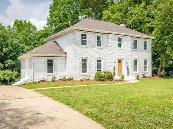 8337 Norcroft Dr, Charlotte, NC 28269