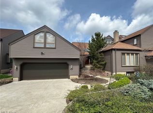 1413 Harbor Dr NW, Canton, OH 44708