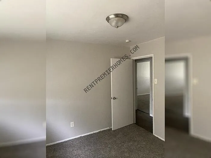 7924 Silverdale Dr — Photo 8