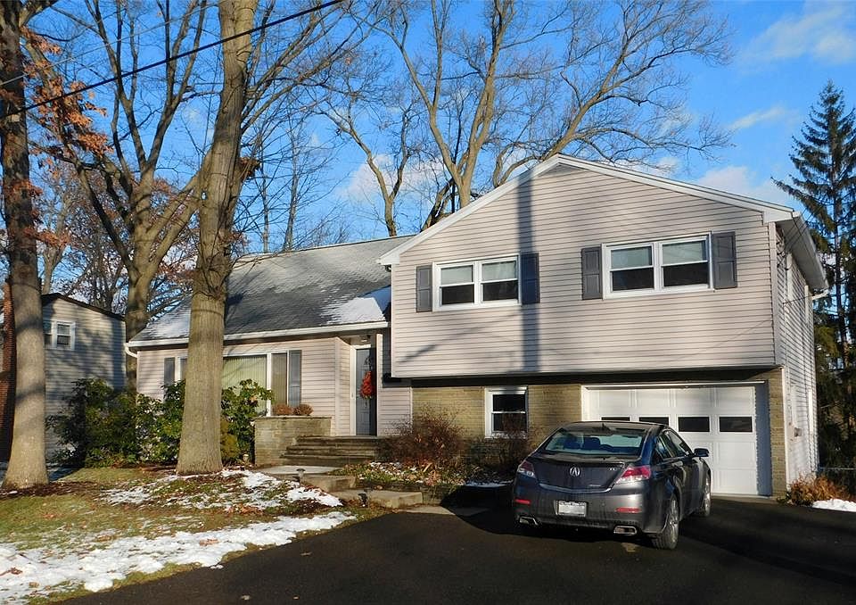 1st image of 404 Kathleen Dr