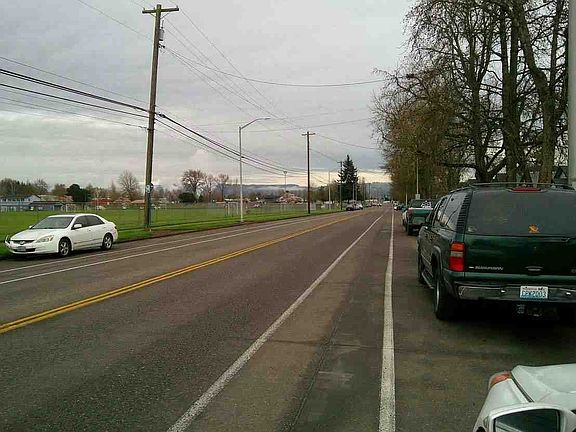 4th image of 1065 7th Ave