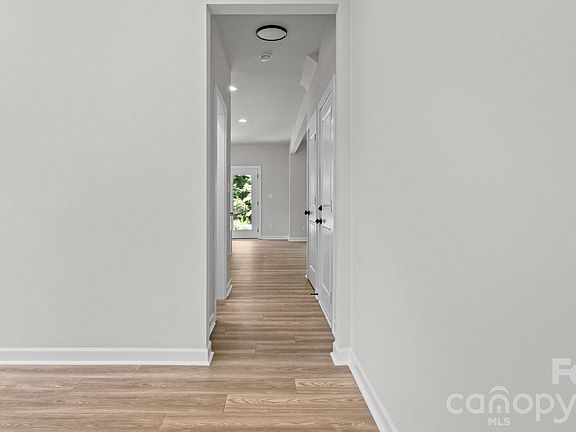4th image of 2519 Boulder Ln