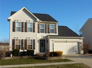 923 Woodfield Ln, Brunswick, OH 44212