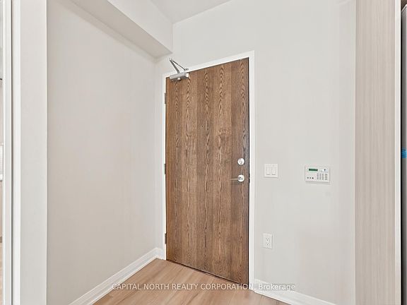 4th image of 99 Eagle Rock Way #524