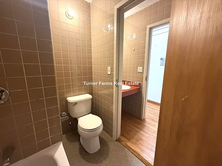 1110B Commonwealth Ave #709 — Photo 7