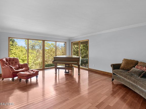 4th image of 10636 Sandpiper Ln