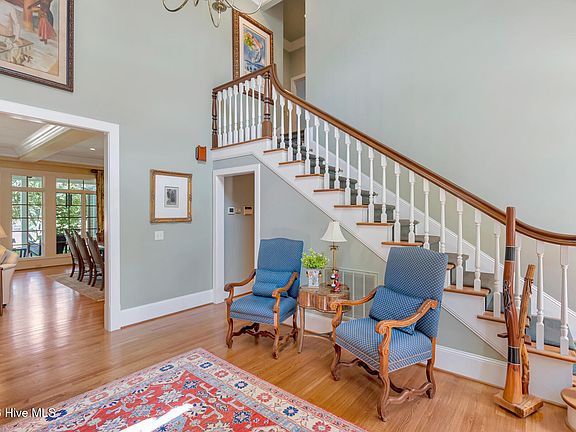 3rd image of 50 Brookhaven Road