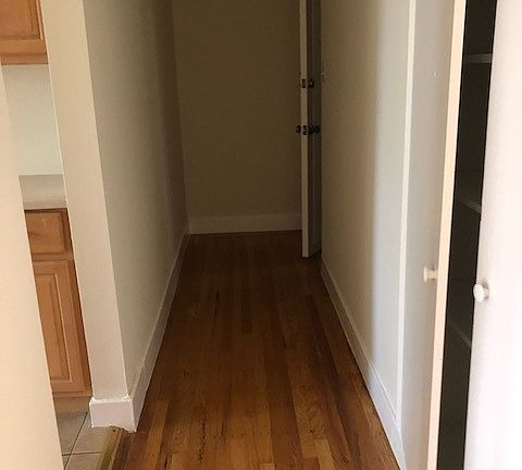 3rd image of 2410 Chestnut St APT 3