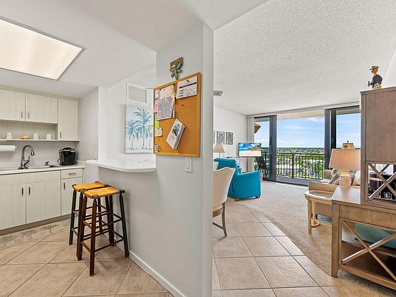 2nd image of 180 Seaview Ct APT 1012