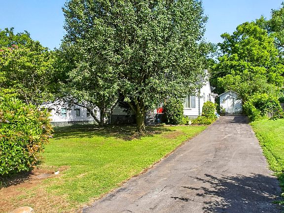 2nd image of 411 Lanier Dr