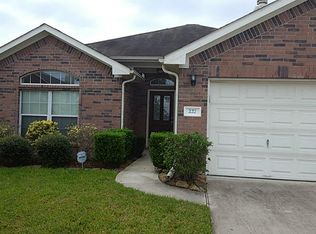 227 Splintered Arrow Dr, La Marque, TX 77568