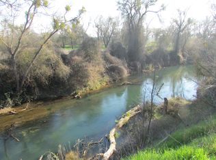 11032 E Woodbridge Rd, Acampo, CA 95220