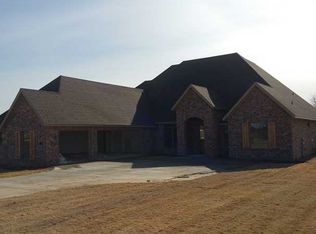 307 Chattin Cir, Cave Springs, AR 72712
