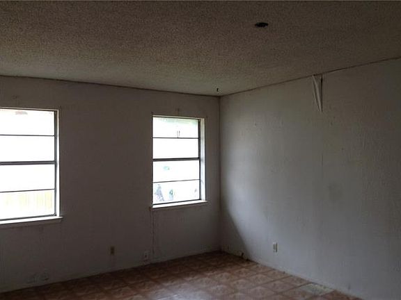 4th image of 9619 Bluffcreek Dr