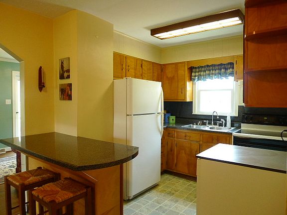 5th image of 6806 Pulaski Ave