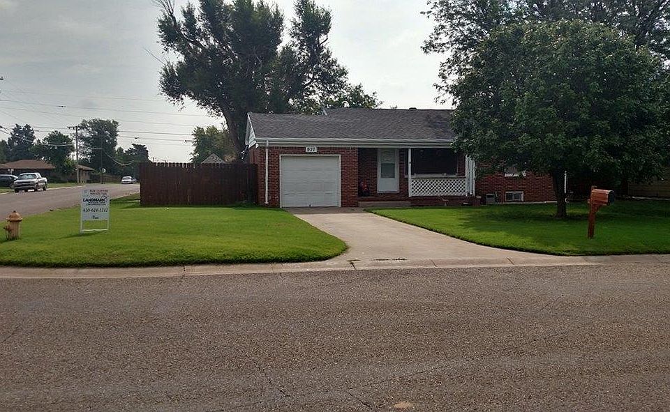 1st image of 927 N Carlton Ave