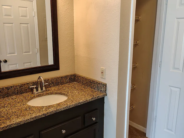 4204 Clubside Dr — Photo 20