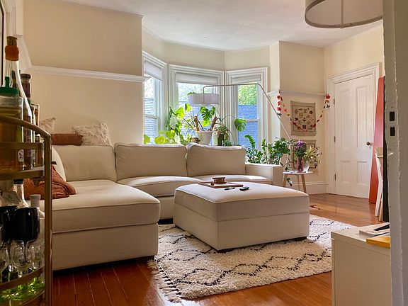 2nd image of 20 Langdon St #2