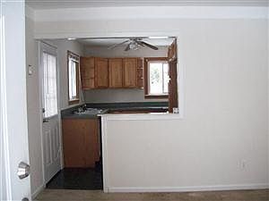 4th image of 1312 E Goulson Ave