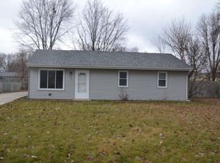 104 Liberty Blvd, Machesney Park, IL 61115