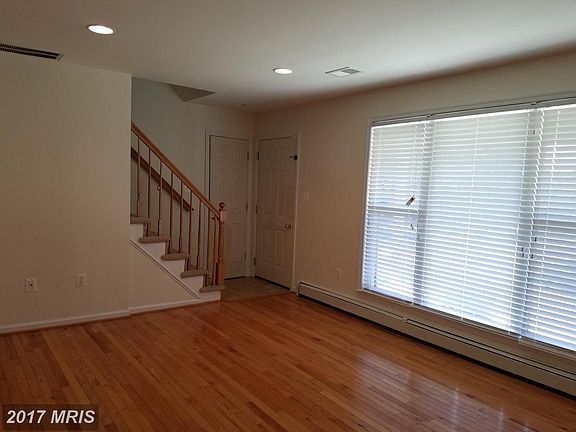 3rd image of 14311 Franklin St