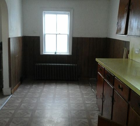 Kitchen breakfast area