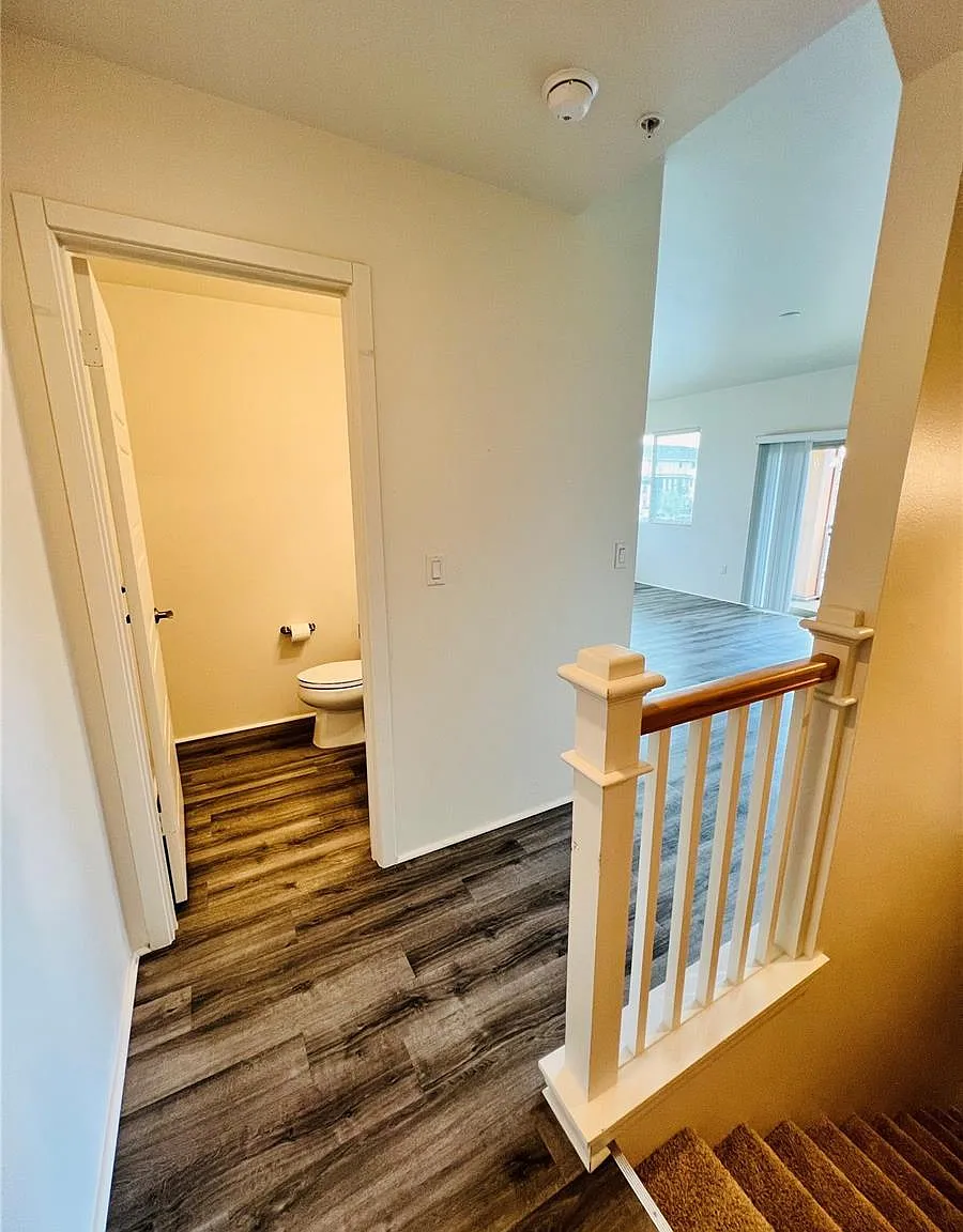 2 bed, 2.5 bath, 1119 sqft, $3,400 — Photo 3