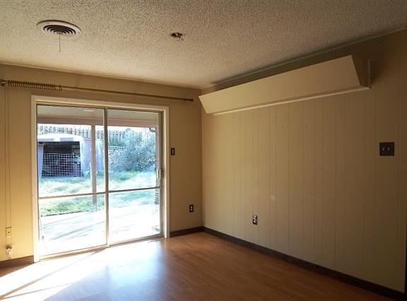 4th image of 805 N Hill St