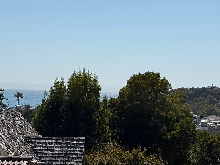 204 Bayview Ct — Photo 12