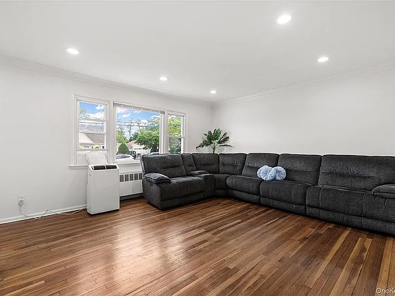 5th image of 14 Evans Ave