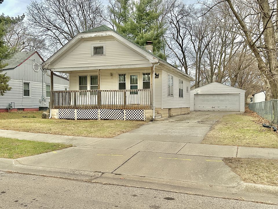 1st image of 3226 10th St