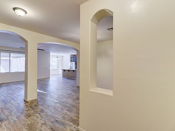 4th image of 9608 N 182nd Ln