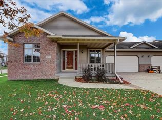 1702 Washington Ave, Sauk City, WI 53583