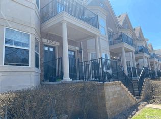 41670 Tera Ln, Novi, MI 48375