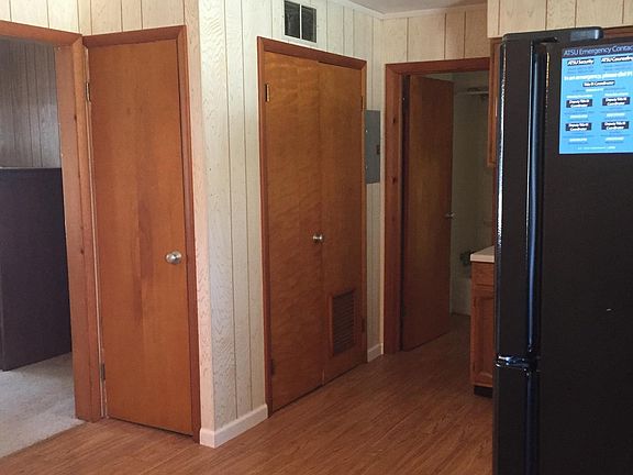 3rd image of 802 S Osteopathy Ave
