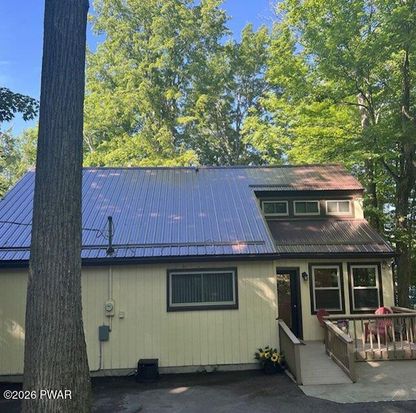 565 Lakeview Dr W, Lake Ariel, PA 18436