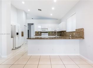 1061 Bel Aire Dr E #1061, Hollywood, FL 33027