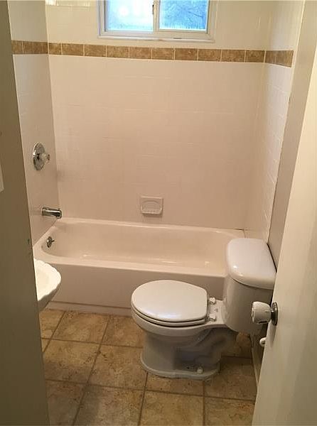 2nd image of 8 Crest Dr